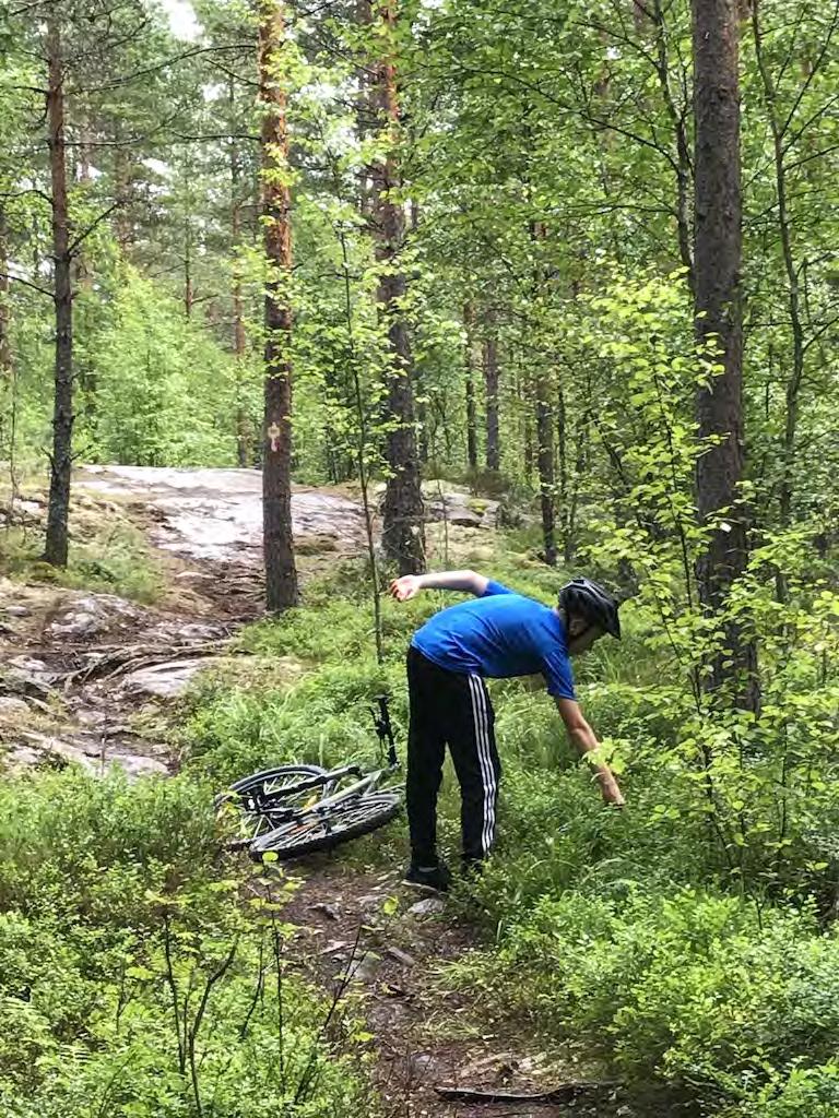 ASUMINEN ja uusi yhteisöllisyys I. Ennen viemäröitiin II. nyt palveloidaan! III.