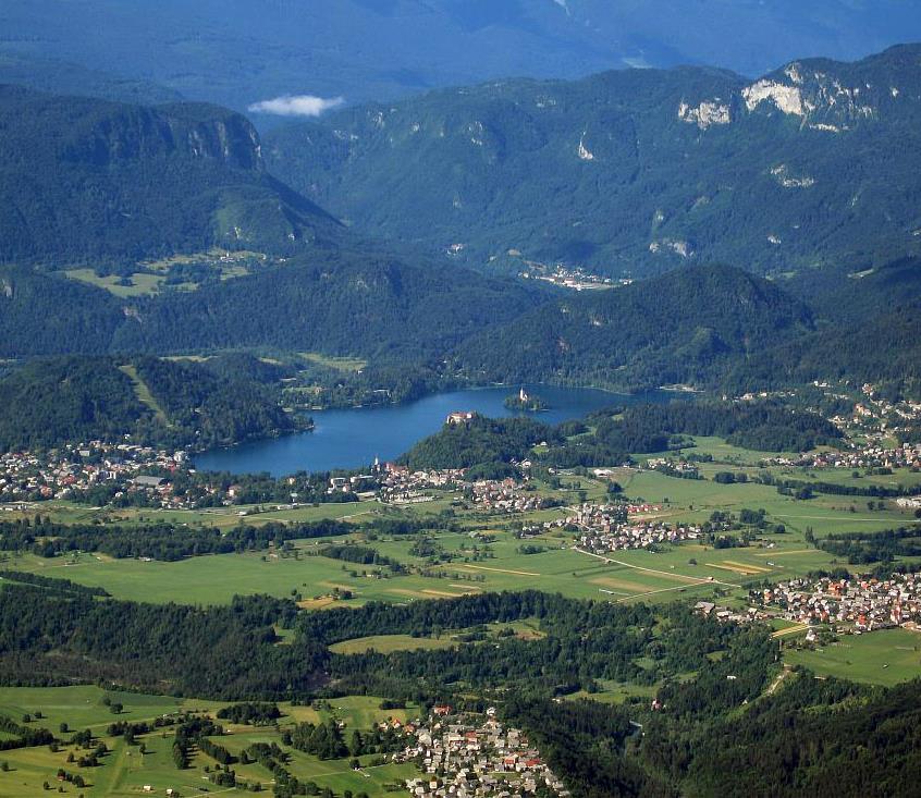 Slovenian vaihto Molemmat vaihtoviikot ajoittuvat todennäköisimmin kevätlukukauden puolelle Ryhmän koko noin 20 opiskelijaa, matkakustannukset noin 400-500 euroa Vaihdon teema: Healthy lifestyle of