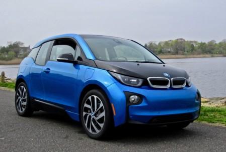 Toimintamatkat metaani/bensiini 350/800 km (bensatankki 40 l) BMW i3 REX Vuosimalli 2018: Toimintamatkat sähkö/bensiini 180/150 km