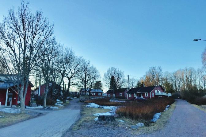 9. MASA, TINA JA FURUGÅRD (Suomelanpolku) Masan ja Tinan tilat sijaitsivat nykyisen Suomelanpolun molemmin puolin Masalan vanhassa kyläkeskuksessa.