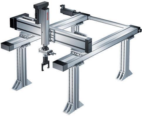 24 kappaleen käsittelyyn tarkoitettu portaalirobotti. (Brumson 2001; ISO 9787 2013, s. 9; Kuivanen 1999, s. 16; RobotWorx 2018a.) Kuva 10. Lineaariliikkeinen portaalirobotti (Bosch Rexroth 2018).