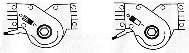 - Always make sure that all hinges are securely locked in place before using the ladder. - Each pair of hinges must be locked simultaneously.