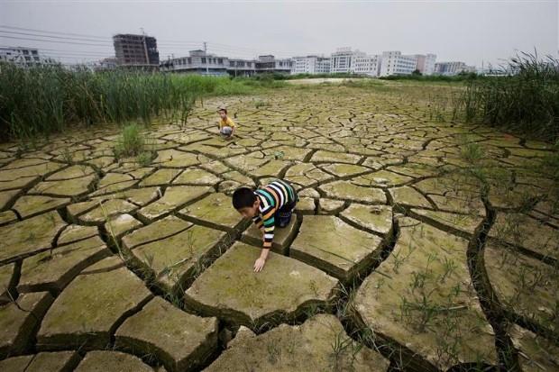 Kiina pyrkii vuoteen 2030 mennessä: Lu Guang / Greenpeace 1. saavuttamaan CO 2 -päästöjen huipputason v.