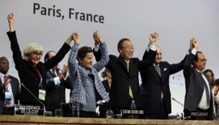 Pariisin ilmastosopimus 2015 Tavoitteita: pitää maapallon keskilämpötilan nousu selvästi alle kahdessa asteessa suhteessa esiteolliseen aikaan pyrkiä toimiin, joilla lämpeneminen saataisiin rajattua