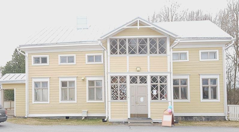 1851 Lapuan seurakunnan Siirilän pappila rakennettiin vanhan kappalaisen pappilan pihapiiriin 1851. Pappilassa on ollut hyvä puutarha 1910-luvulla.