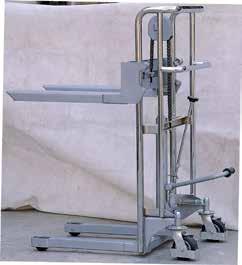 radan pituus 2000 mm, leveys 400 mm kuormitus 40 kg/rulla tai 200 kg/m rullajako 200 mm, ilman päätyestettä
