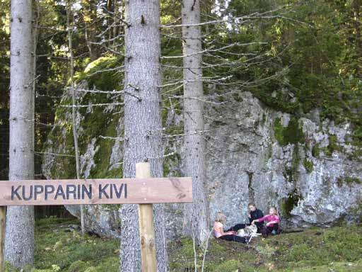 TAPAHTUMIA Sirpa Mäkilä Kupparin kivi Juustopolun varrella, syksyn patikkaretkellä taas nähdään. SYYS JOULUKUU su 29.9. lokakuu joulukuu Juustopolku.