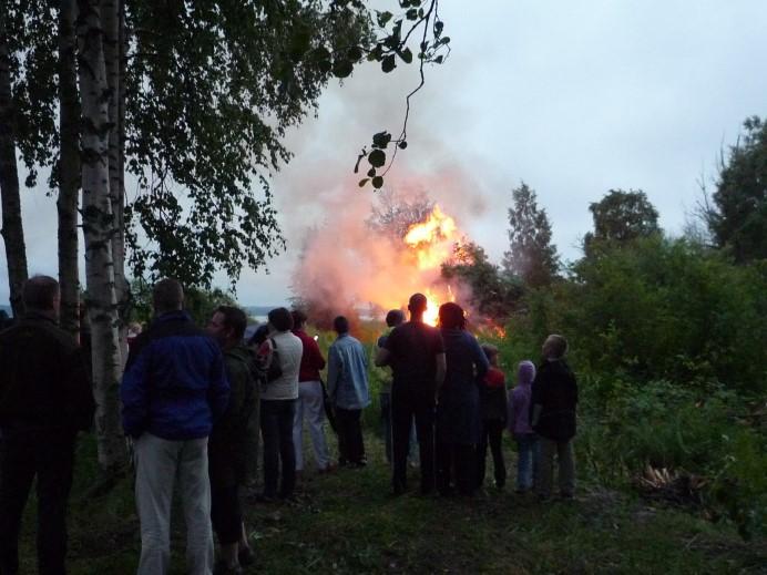 Sivu 12 Sukuneuvosto Ignatius Uutiset Jäsenmaksu vuodelle 2019 Pielisjärven Ignatiusten Sukuseura ry:n vuoden 2019 jäsenmaksu 20 on Tapio Koivula, pj Nujulantie 3 A 90410 Oulu 0400-874953