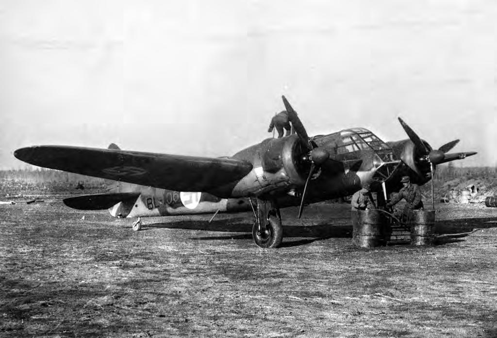 3/LLv 44:n Blenheim BL-104 Mikkelissä ennen vaurioitumistaan ilmahyökkäyksessä 8.7.