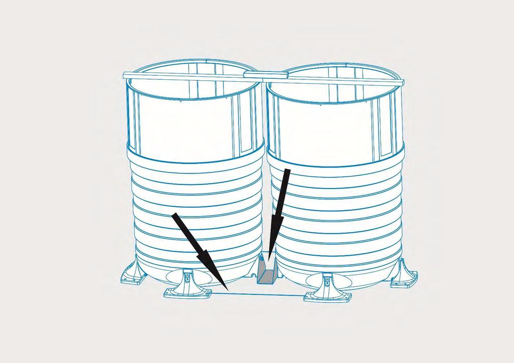 Blok runkokaivojen asennusohje 3. Säiliöiden väleissä on ankkurointilevyt, joiden päät asetetaan samalla tasalle.