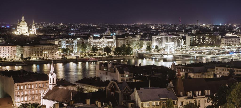 BUDAPEST Budapestin tunnelmallinen joulu 23.-27.12.2019 alk. 1169 Tänä jouluna voit unohtaa kiireet ja antaa Tonavan helmen lumota sinut.