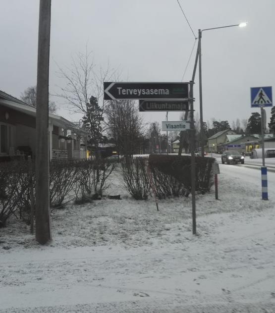 65 6 KESKUSTA-ALUEEN LIIKENNEVÄYLÄT Hartolan keskusta-alueen liikenneväylät sekä kävelytiet ovat kokonaisuudessaan hyvässä kunnossa, tiessä ei ole suuria kuoppia tai tasoeroja ja koko keskusta-alue