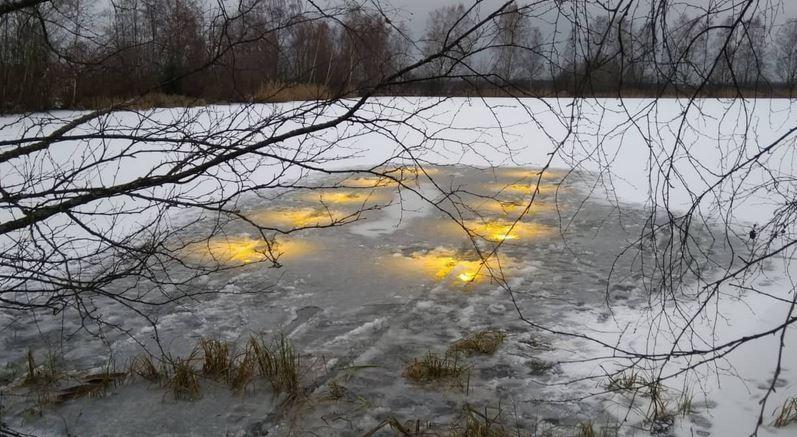 17 6.2 Kokeiden kuvaus LED-valot asennettiin Lammin jätevedenpuhdistamon jälkikosteikolle (kuva 1) jään alle syksyllä 2018 marraskuun lopussa.