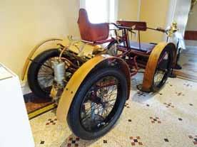 Erityistä museossa on myös vanhan, 1890-luvun ja 1900-luvun alun autojen suuri määrä.
