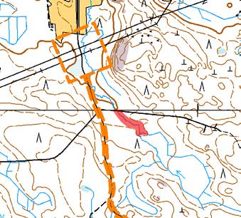 2. Puro [EN] Kasvillisuuskuvaus: Luonnontilaisen kaltainen puro, jonka varrella kasvaa iäkästä kuusikkoa. Lahopuuta esiintyy paikoin runsaasti.