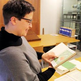 LAHJOITUKSET / TEEMA Teetä ja tasa arvoa Suomen vanhimman naisjärjestön historiaan kuuluu paljon muutakin kuin villasukkia ja pullapeltejä.