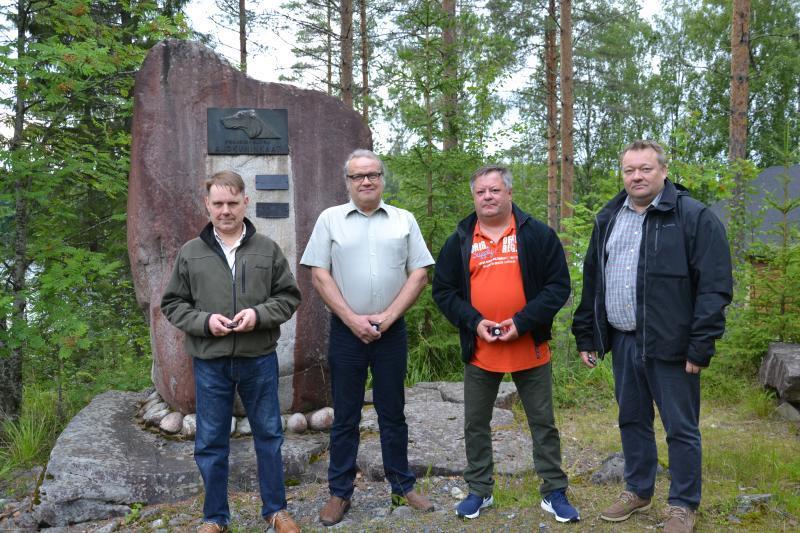 Kennelpiirin kultaiset ansiomerkit myönnettiin Juha Sahlströmille, Ilkka