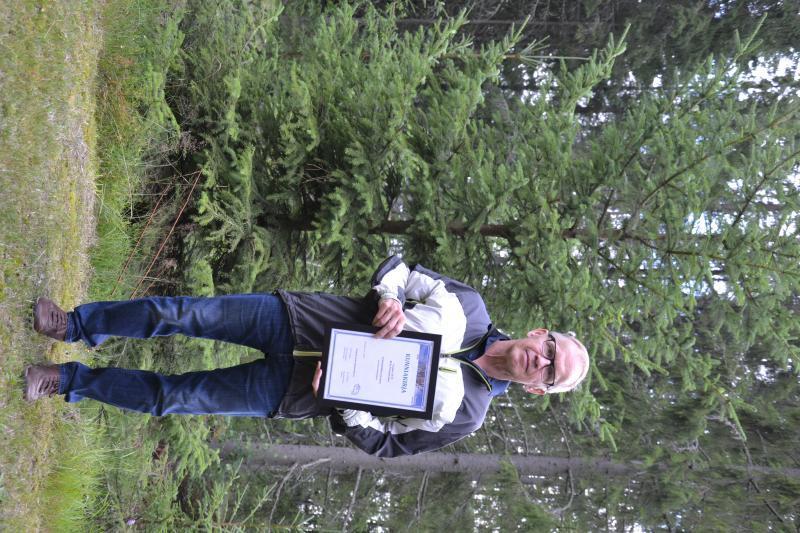 Lisäksi kuvia on paikalla olleista vuoden