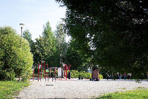 Suomen suurin ulkokuntosali - Jyväsjärven Rantaraitti Jyväsjärven Rantaraitti on lähes 13 kilometrin mittainen ympärysreitti Jyväsjärven ympäri.