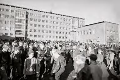 Kysely- ja haastattelututkimukset (Denffer 1951; Väinölä 1951) toivat esille, että kavereiden puute tuntui lapsista raskaalta ja sitä se on yhä edelleen.