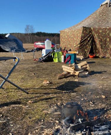 Leirille ilmoittautui 151 henkilöä 18 palokunnasta, mutta uhkaava epidemiatilanne karsi osallistujia runsaasti. Lopulta leiri järjestettiin 53 nuoren ja kouluttajan voimin kymmenestä eri palokunnasta.