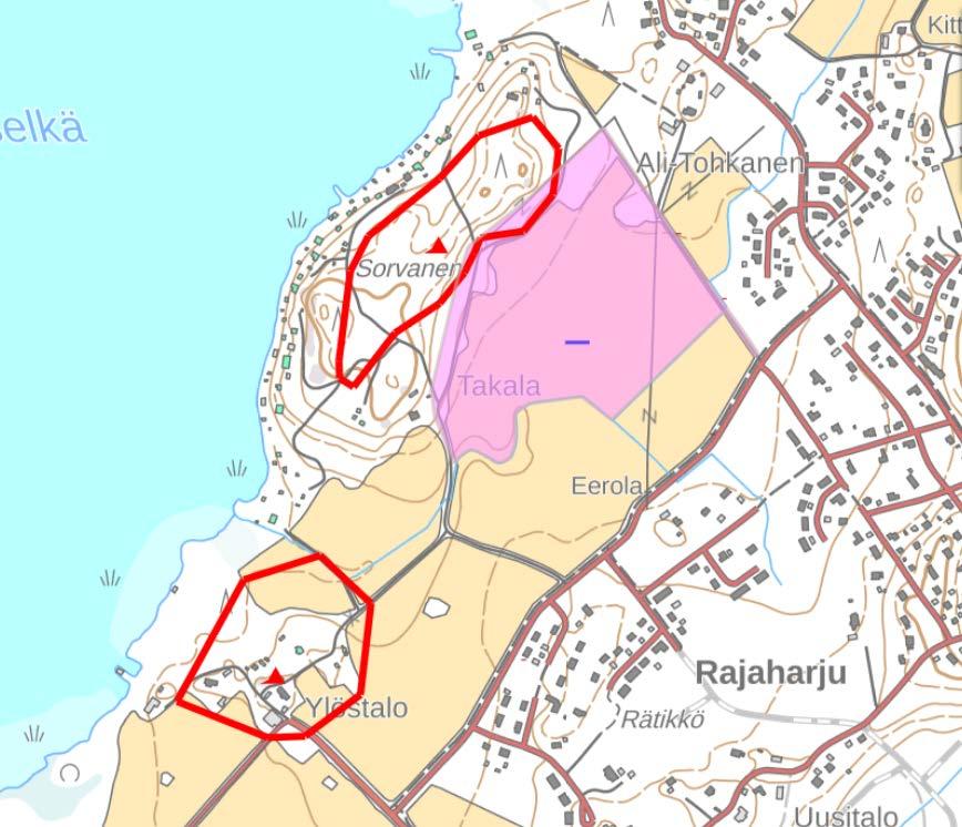 Kuva: Kaavoitettavan alueen läheisyydessä olevat muinaisjäännösalueet on osoitettu peruskartalla punaisella rajauksella. Kaava-alue on esitetty kartalla vaaleanpunaisena alueena.