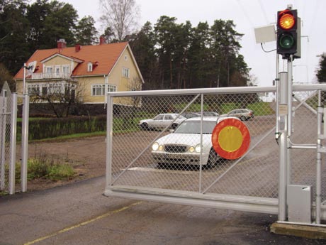 Lajusen visioissa siinteli passiiviseen RFID-tekniikkaan pohjautuva henkilöiden ja ajoneuvojen valvontajärjestelmä, jonka toimivuutta moni laitetoimittaja tuolloin epäili.