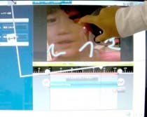 näyttö, joka tukee multi-touch. Kaikki toiminnot voidaan tehdä touch Voit nauttia video muokkausta koskettaa näytön.