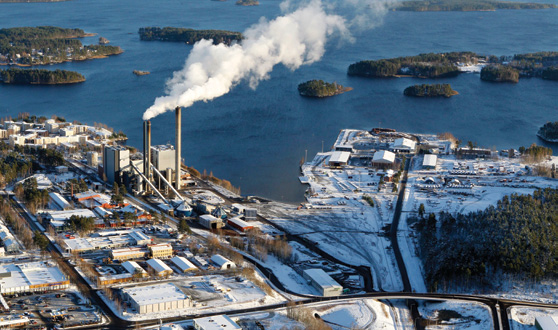 K u o p i o n E n e r g i a Kuopion Energia tuottaa sähköä ja kaukolämpöä Haapaniemen voimalaitoksilla.