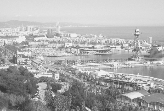 Muistikuvia Barcelonasta. Marraskuun 23. päivänä yöllä kymmenen aikaan astuin bussista ulos ja vedin ensimmäisen henkäyksen Barcelonan ilmaa.