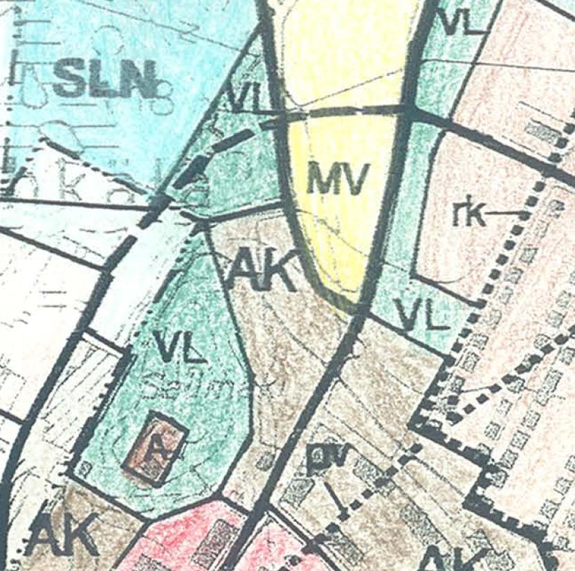 2006, suunnittelualue sijoittuu taajamatoimintojen alueelle (vaaleanruskea alue). Alueen länsipuolella on viheryhteystarve ja luonnonsuojelualue.