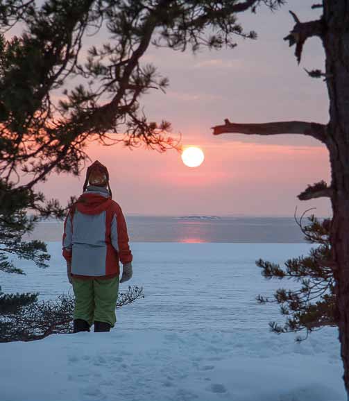 Kiitokset Kiitokset WWF Suomi kiittää lämpimästi seuraavia henkilöitä, joilta saimme arvokasta tietoa saaristokansallispuistojen luonnosta, suojelun nykytilasta tai näkemyksiä suojelun