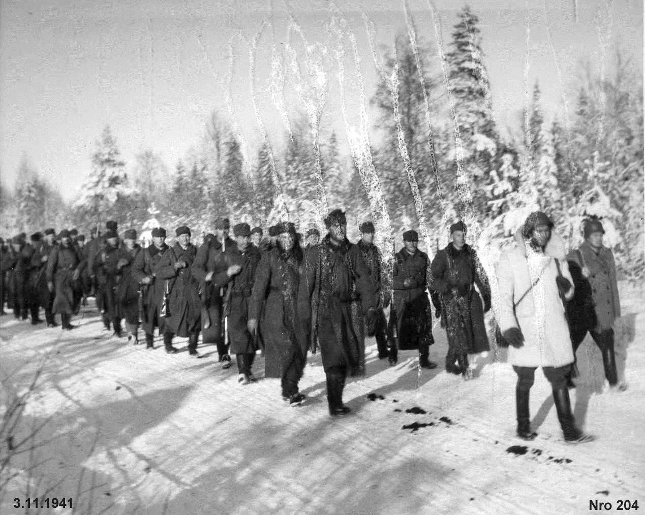 Kontiovaara 10. K marssilla Tsopinaa kohti. Kompp.