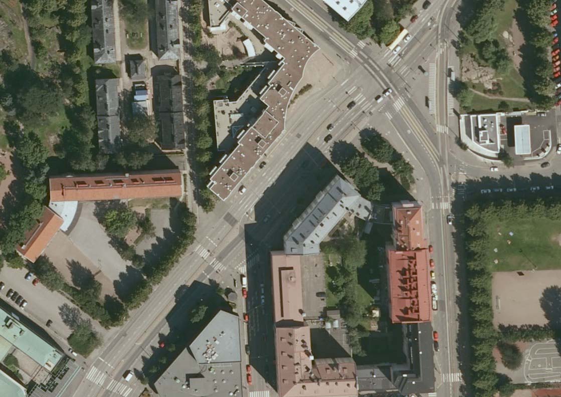 B89. VALO-OHJAUS, STURENKATU, KIRSTINKATU - Liikennevaloja ei ole liitetty Helmiin.