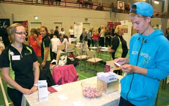 Keravan lukiolle saapui peräti 1800 nuorta kuulemaan ja kyselemään jatkokoulutus- ja työllistymismahdollisuuksista.