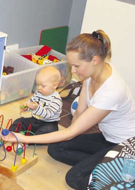 Dagvårdssituationen i Grankulla är utmanande. En mer omfattande dagvårdsplan är uppgjord och kommer att förverkligas, vilket väcker mycket känslor hos föräldrarna.