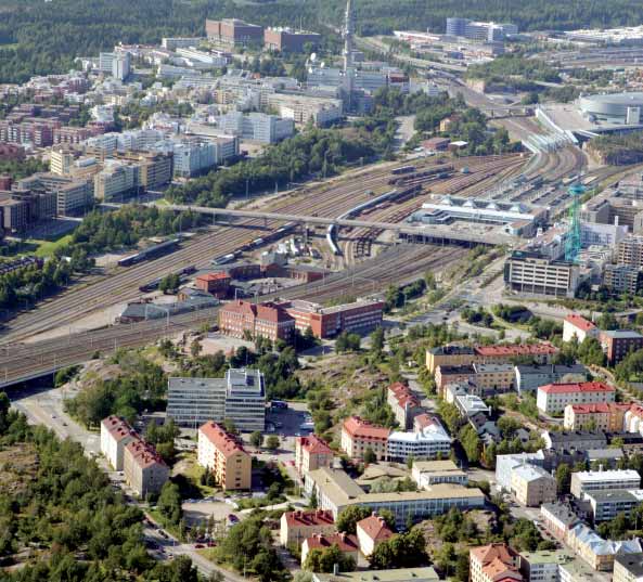 Liikenne- ja viestintäministeriö Liikenne- ja viestintäministeriö edistää yhteiskunnan toimivuutta ja väestön hyvinvointia huolehtimalla, että kansalaisten ja elinkeinoelämän käytössä on laadukkaat,