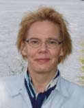 Mie alotan K v e e n i n m a a n länsilaialta Tromssasta. Sielä joku vanhus muistellee että tuossa Rantatorin huopissa oli ennen sotia k v e e n i k o r t t e l e i t a.