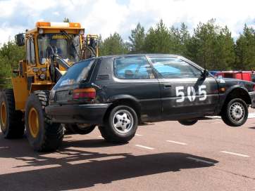 koitosten jäl- Emilia-racing tiimin autolkeen. TTL jatkoi kauttaan la ajetaan Racing-luokkaa 12.