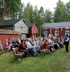 TÖYSÄ Tohnin touhuteatteri ULLAVA Kuvataiteen ja musiikin viikko Maanantai 24.6. klo 19 KUINKA KAUNISTA ON!