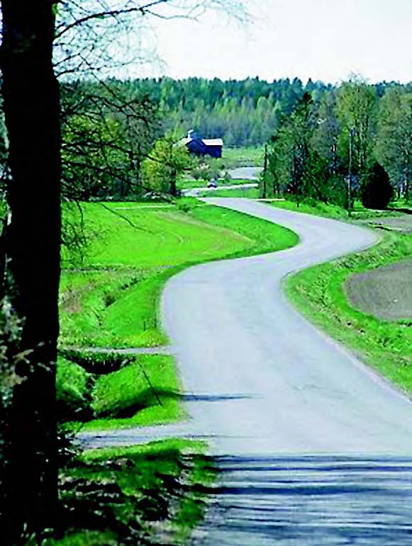 Keskiajalla Härkätie yhdisti valtakunnan kaksi tärkeää hallintokeskusta, Hämeen ja Turun linnat. Härkätiellä voi yhä kulkea esi-isien viitoittamaa reittiä Hämeen linnasta Turun tuomiokirkolle.