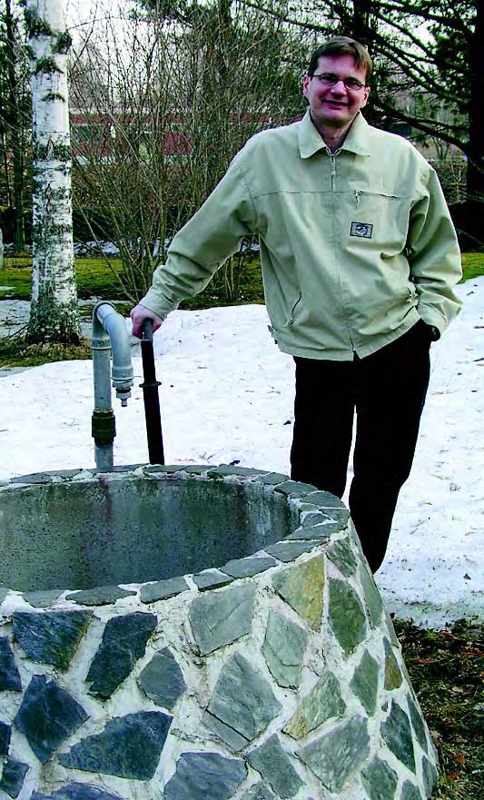 Toukokuu 2004 5 Vesihuoltoneuvoja neuvoo vanhoilla kiinteistöillä Hausjärven, Lopen ja Riihimäen yhteinen vesihuoltoneuvoja, lammilainen Timo Piirainen on juuri aloittanut työnsä.