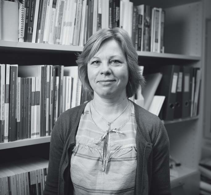 28 ASIANTUNTIJA 1/2014 HYVINVOINNIN TALOUSLEHTI Tutkimuksen painopiste on hänen mielestään mennyt yhä enemmän yksittäisestä kokonaisuuteen.