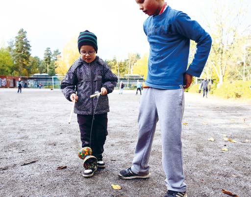 Vinkkejä välitunneille Välitunneilla kiusataan eniten. Välituntisin korostuu myös ryhmän ulkopuolelle jääminen.