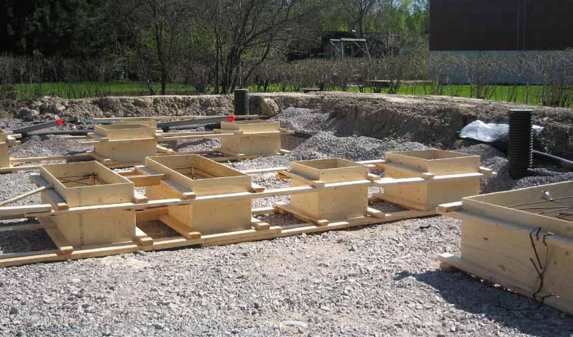 Vilkkaan rakentamisen aikana kannattaa betoni ja pumppauskalusto tilata useita päiviä ennen valua. Hiljaisena aikana voi toimituksen saada jopa tilauspäivänä.