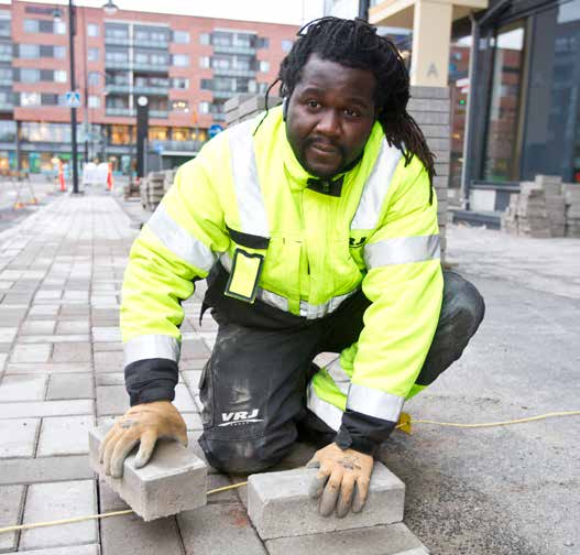 Työnjohtaja Alainblaisi Ngassa, lähtömaa Kamerun: Me afrikkalaiset olemme äänekkäitä ihmisiä.