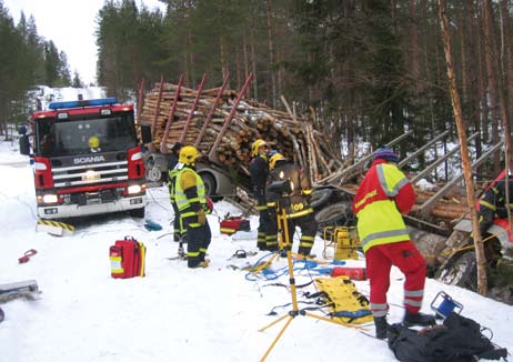 ETELÄ-KARJALA 9 ETELÄ-KARJALA 9.1 YLEISTÄ Sopimusten ja kustannusten tarkastelutilaisuus pidettiin Etelä-Karjalan pelastuslaitoksen Lappeenrannan paloasemalla 9.11.2010.