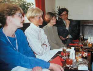 Keskellä yhdistyksen perustajajäsen Marja-Liisa Klossner ja Paavo Mäkelä (ex puheenjohtaja, kunniajäsen). Kuva 4.