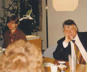 1990-luvun alussa Harry Frey, Tampereen yliopistollisen sairaalan ensimmäinen varsinainen neurologian professori ja neurologi Heli Koivisto.