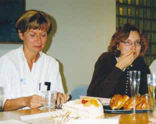 Suomen neurologisen palvelujärjestelmän kehitys 1990-luvun lopulla Irina Elovaara, nykyisin neurologian professori ja Päivi Sillanaukee, nykyisin STM:n osastopäällikkö.